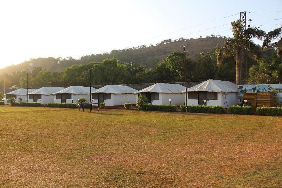 Whispering Woods Resort Lonavala Exterior foto